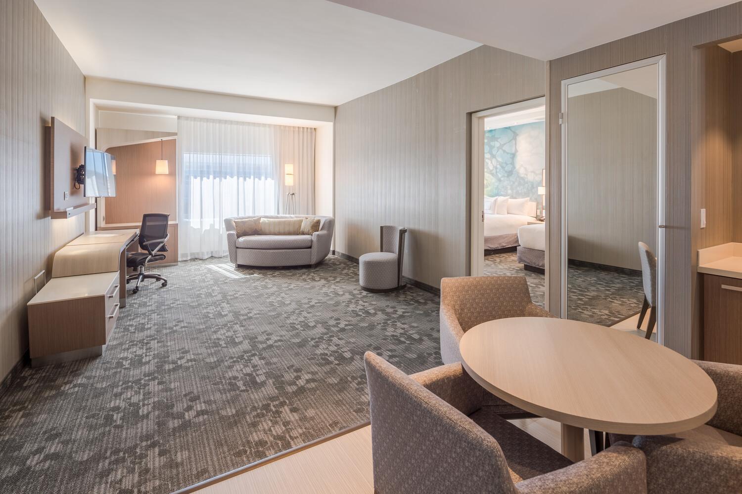 Hotel Courtyard By Marriott Chihuahua Exterior foto